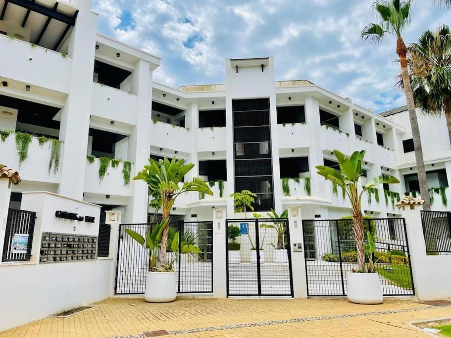 Sea Breeze Retreat - Golf Getaway Apartment Bahia de Casares Ngoại thất bức ảnh