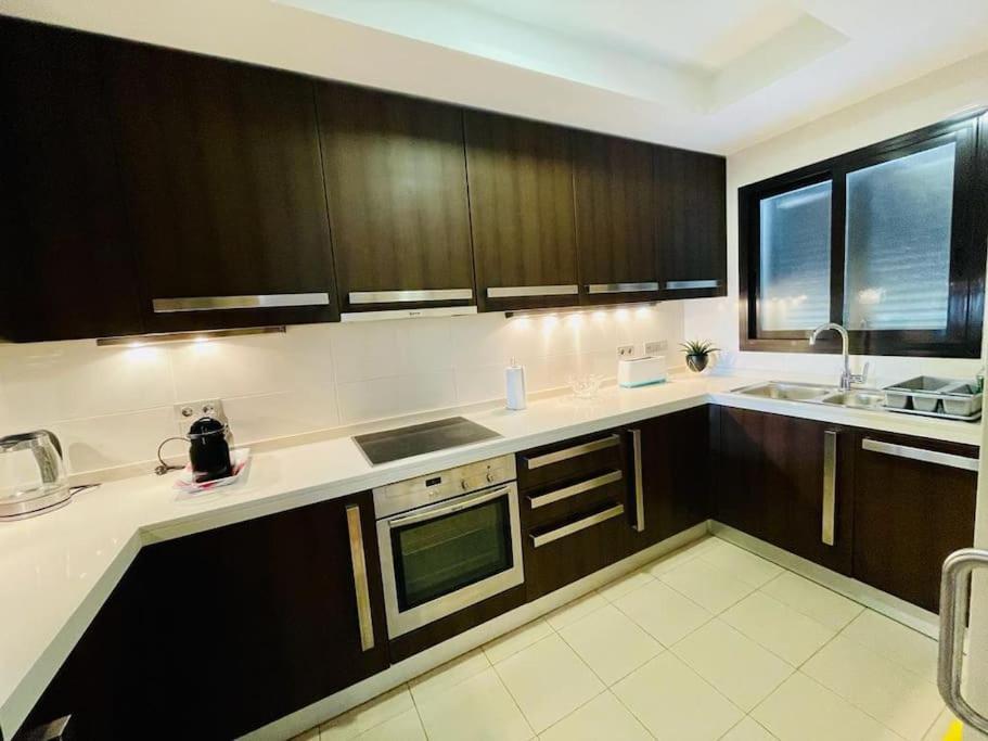 Sea Breeze Retreat - Golf Getaway Apartment Bahia de Casares Ngoại thất bức ảnh